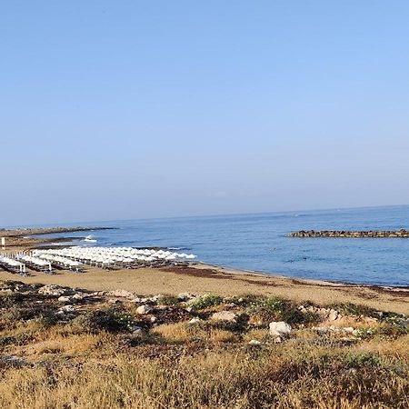 Lovely 1-Bedroom Unit @ Fabulous Location Paphos Eksteriør bilde