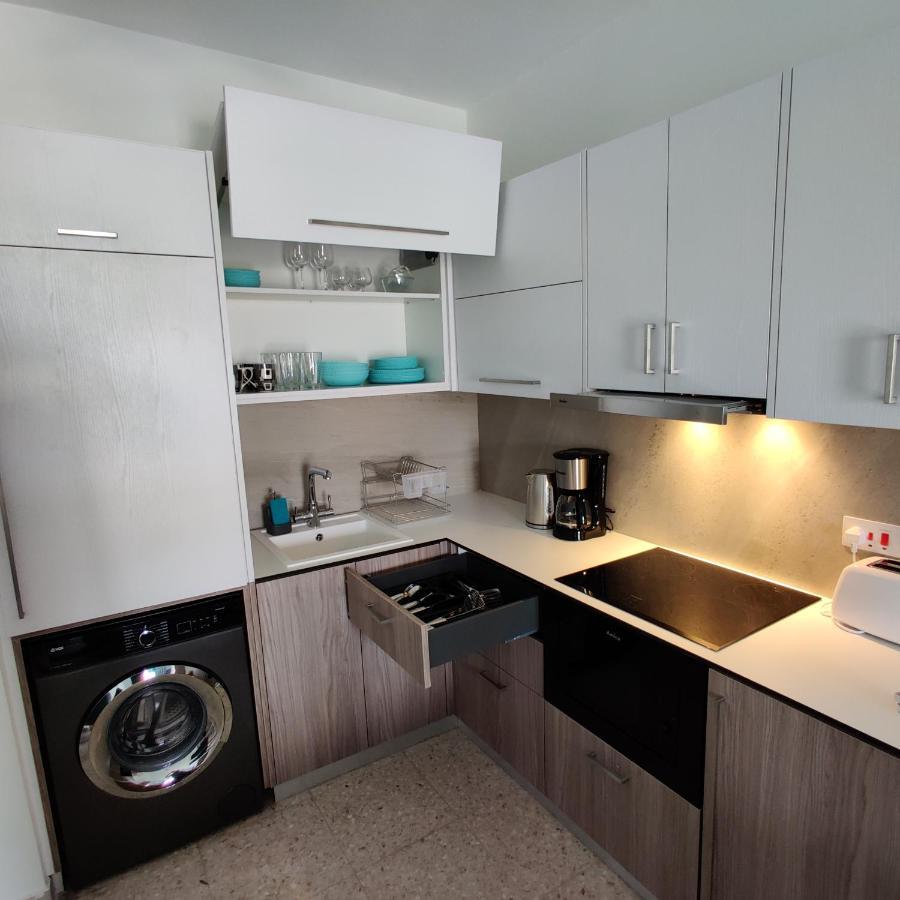 Lovely 1-Bedroom Unit @ Fabulous Location Paphos Eksteriør bilde
