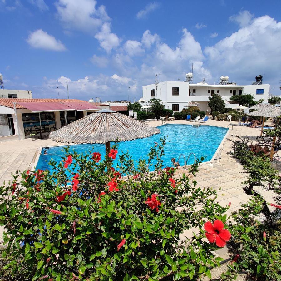 Lovely 1-Bedroom Unit @ Fabulous Location Paphos Eksteriør bilde