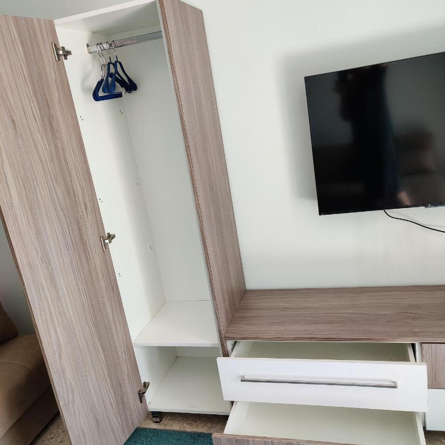 Lovely 1-Bedroom Unit @ Fabulous Location Paphos Eksteriør bilde