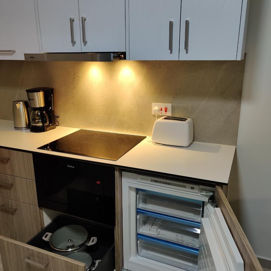 Lovely 1-Bedroom Unit @ Fabulous Location Paphos Eksteriør bilde