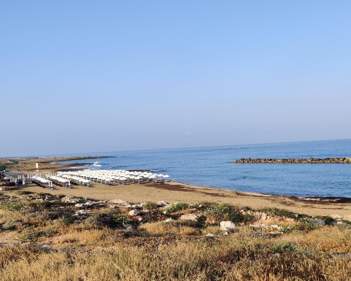 Lovely 1-Bedroom Unit @ Fabulous Location Paphos Eksteriør bilde