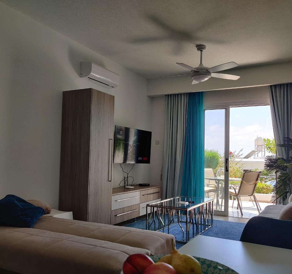 Lovely 1-Bedroom Unit @ Fabulous Location Paphos Eksteriør bilde