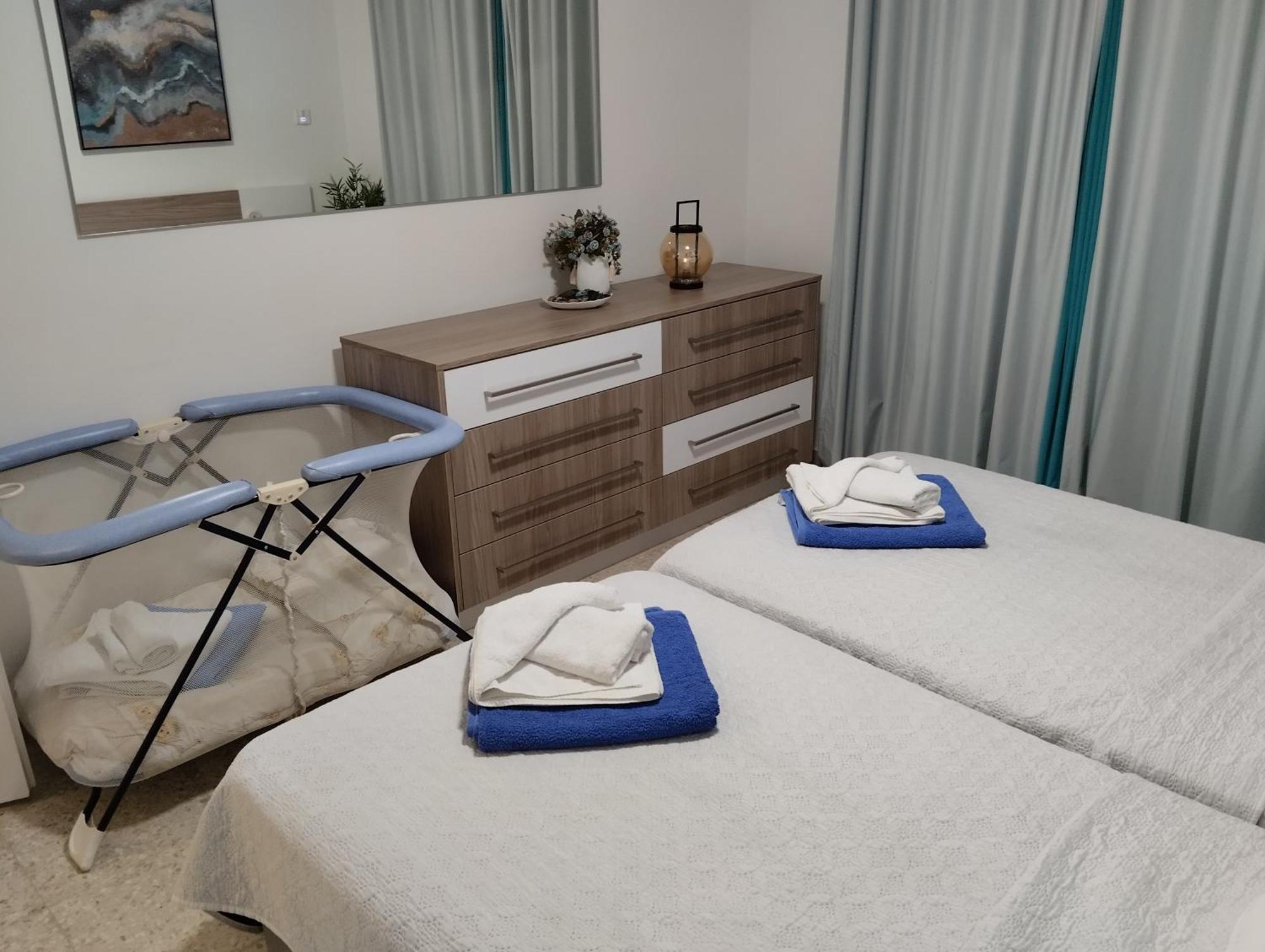 Lovely 1-Bedroom Unit @ Fabulous Location Paphos Eksteriør bilde